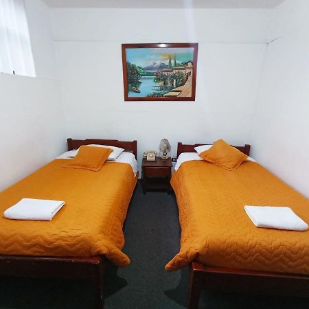 Hotel 9 De Octubre Quito Exterior photo