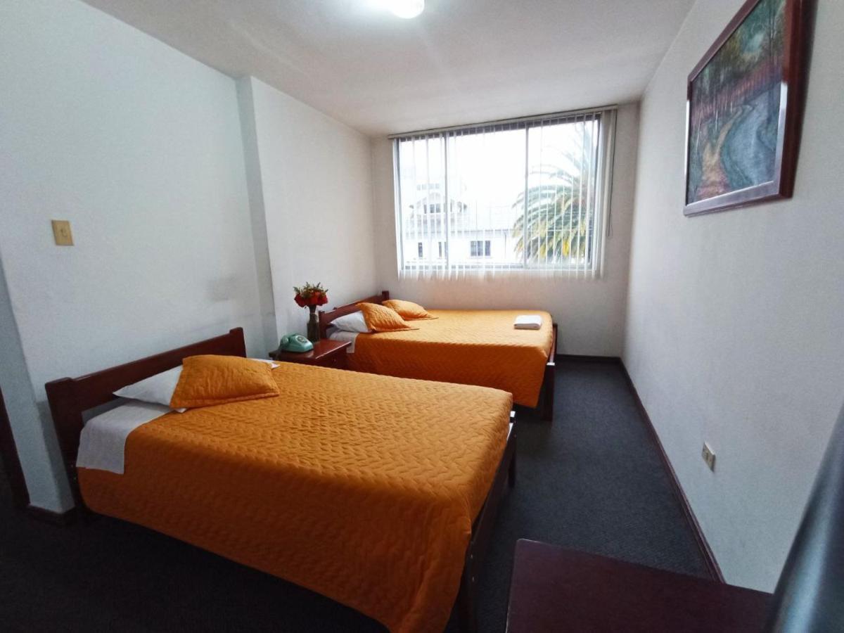 Hotel 9 De Octubre Quito Exterior photo