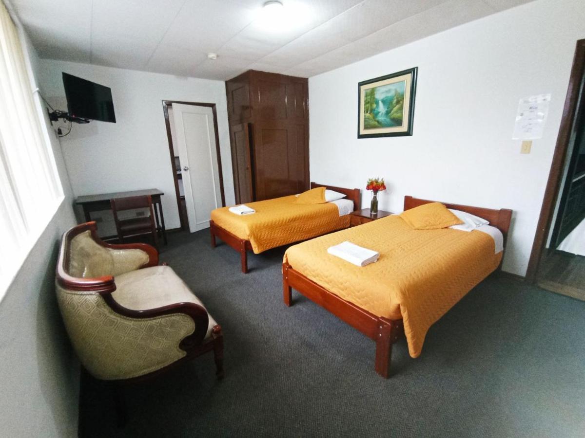 Hotel 9 De Octubre Quito Exterior photo