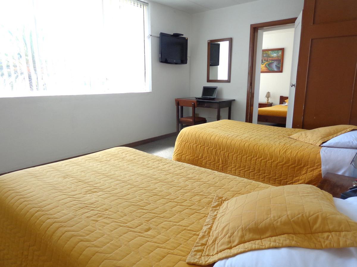 Hotel 9 De Octubre Quito Exterior photo