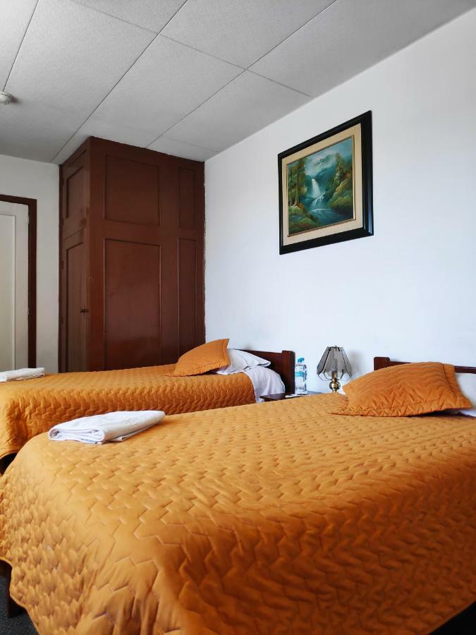 Hotel 9 De Octubre Quito Exterior photo